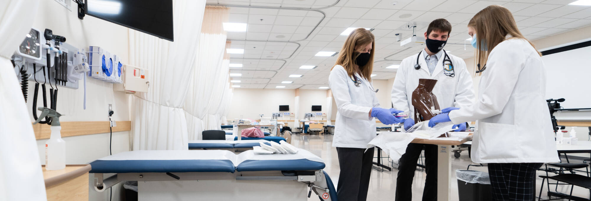 CHP students in lab